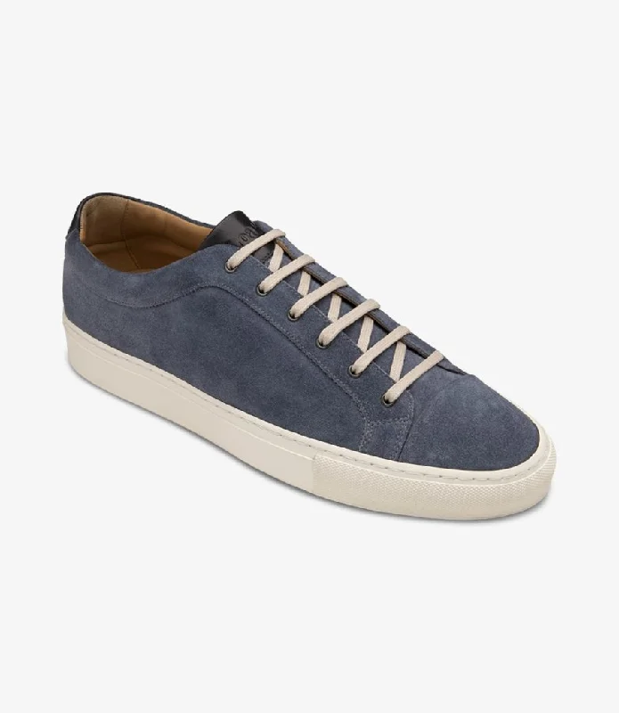 Men's casual shoes with a low - profile design LOAKE Dash - Suede Sneakers - Light Blue Men's casual shoes with a low - profile design LOAKE Dash - Suede Sneakers - Light Blue