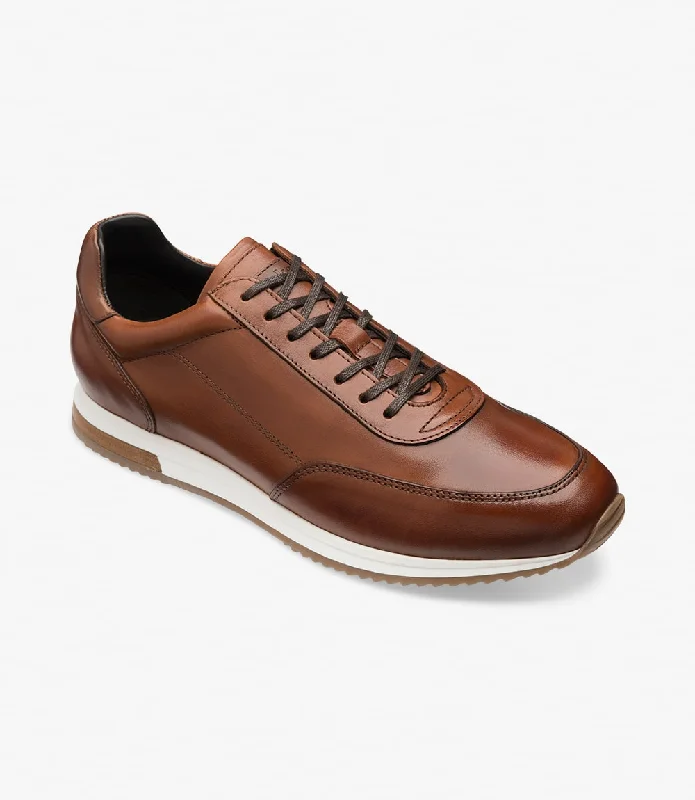 Men's casual shoes with a floral print for a unique style LOAKE Bannister - Leather Sneakers - Cedar Men's casual shoes with a floral print for a unique style LOAKE Bannister - Leather Sneakers - Cedar