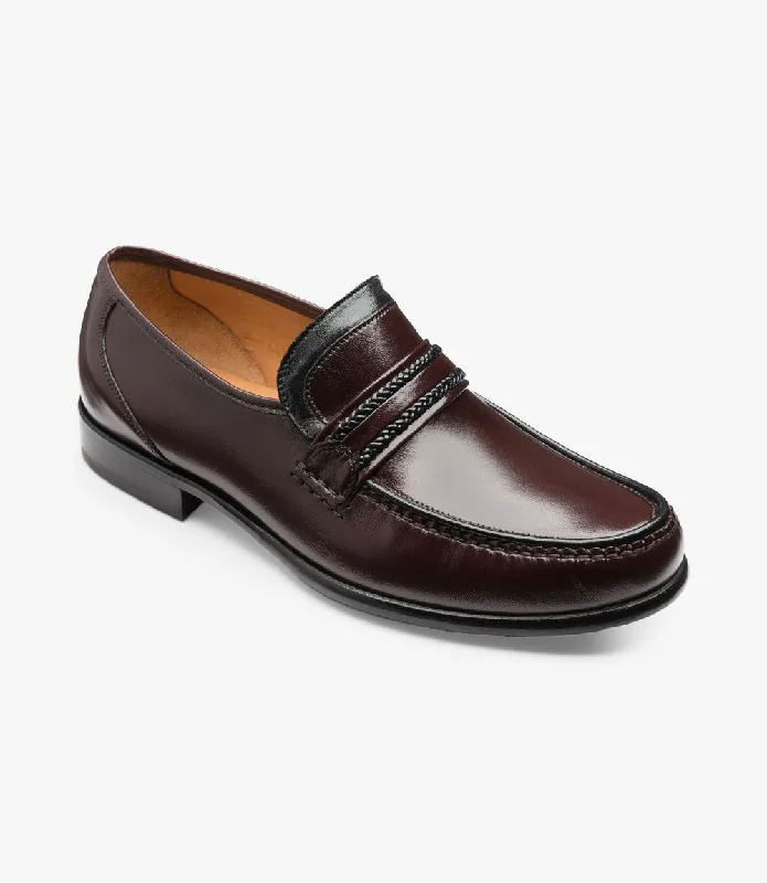 Men's casual shoes with a floral print for a unique style LOAKE Rome Moccasin shoe - Burgundy Men's casual shoes with a floral print for a unique style LOAKE Rome Moccasin shoe - Burgundy