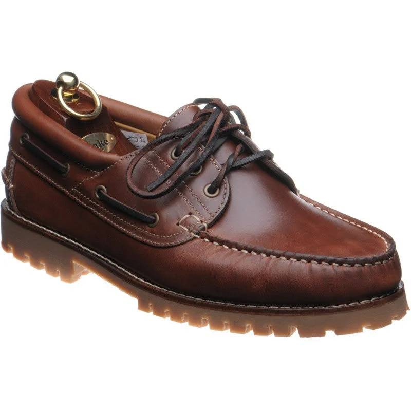 Men's casual shoes with a logo patch on the tongue LOAKE 522 Heavy Deck-Shoes - Waxy Brown Men's casual shoes with a logo patch on the tongue LOAKE 522 Heavy Deck-Shoes - Waxy Brown
