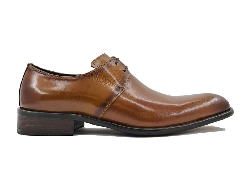 Men's leather formal Oxford shoes with a cap toe Men's leather formal Oxford shoes with a cap toe Carrucci KS479-606 Calfskin Lace-up Leather Shoes - Cognac Men's leather formal Oxford shoes with a cap toe Men's leather formal Oxford shoes with a cap toe Carrucci KS479-606 Calfskin Lace-up Leather Shoes - Cognac