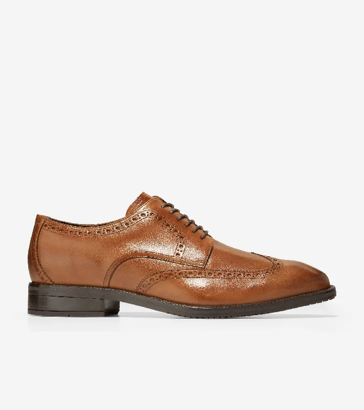 Men's formal shoes with a polished shine Modern Essentials Wingtip Oxford