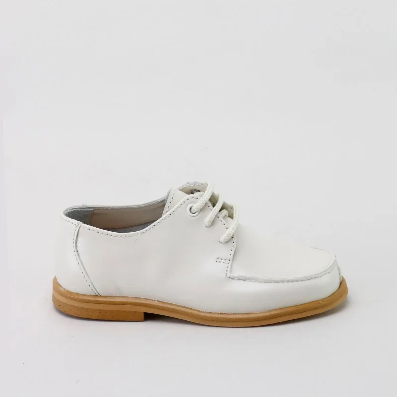 Men's formal shoes with a polished shine Men's formal shoes with a polished shine Papanatas Beige Oxford Men's formal shoes with a polished shine Men's formal shoes with a polished shine Papanatas Beige Oxford
