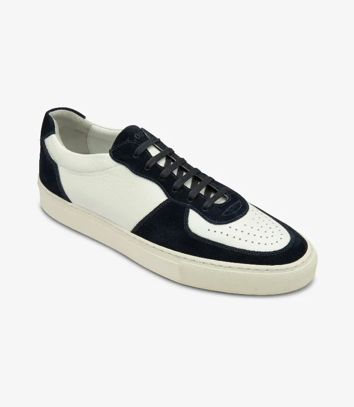 Men's casual shoes with a floral print for a unique style LOAKE Rush - Sneakers - White/Navy Suede Men's casual shoes with a floral print for a unique style LOAKE Rush - Sneakers - White/Navy Suede