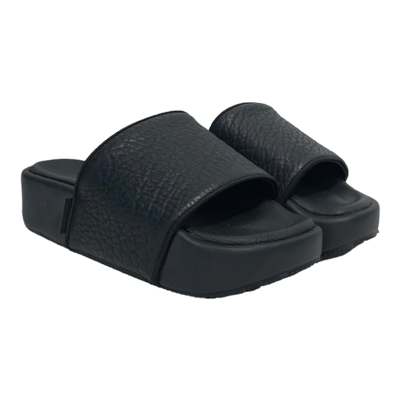 Men's sandals with a stretchy strap for a better fitadidasxYohji Yamamoto(Y-3)/Sandals/US 5/Leather/BLK/Y-3 SLIDES Men's sandals with a stretchy strap for a better fitadidasxYohji Yamamoto(Y-3)/Sandals/US 5/Leather/BLK/Y-3 SLIDES
