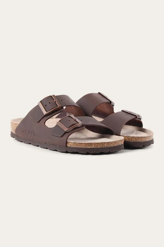 Men's sandals with a contrast stitching detailAshford Unisex Sandal - Brown