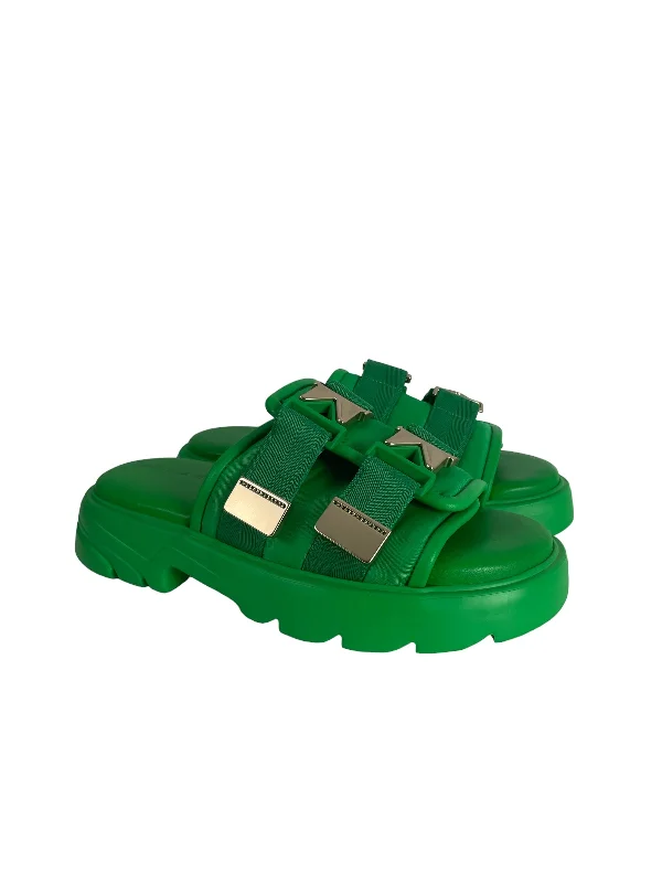 Men's leather sandals with an adjustable strapBottega Veneta