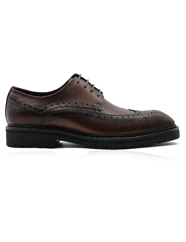 Men's loafers with a low - heeled designBROWN LEATHER DERBY LACE-UP SEMI BROGUE SHOES Men's loafers with a low - heeled designBROWN LEATHER DERBY LACE-UP SEMI BROGUE SHOES