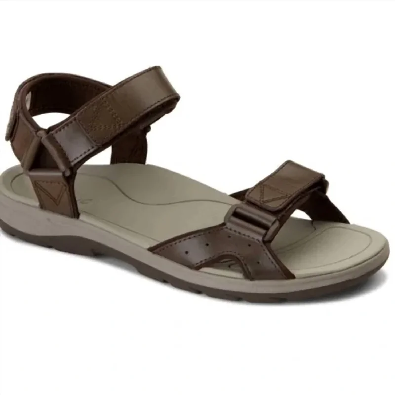 Men's sandals with a shock - absorbing insoleCanoe Leo Sandal In Brown