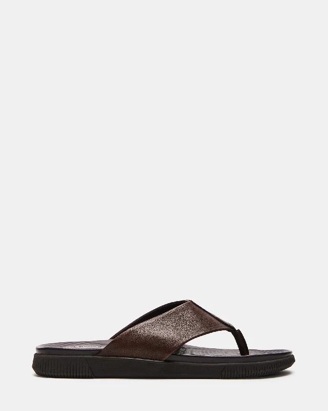 Men's sandals with a stretchy strap for a better fitGAVIN BROWN LEATHER