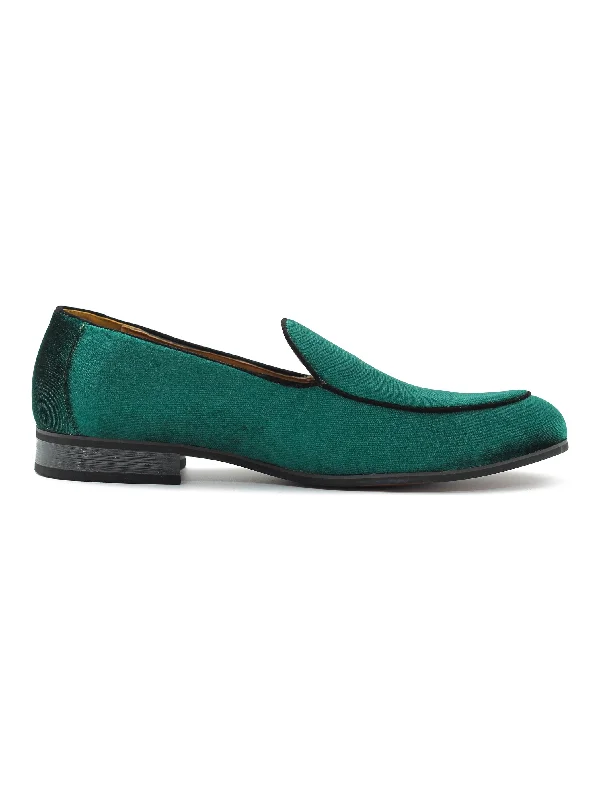 Men's loafers with a tassel front for a classic lookGREEN VELVET TUXEDO SLIPPERS