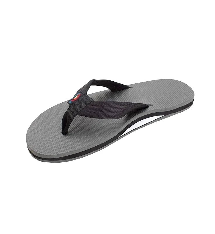 Men's sandals with a pointed toe for a stylish lookMen's Classic Rubber Sandal In Black/grey Men's sandals with a pointed toe for a stylish lookMen's Classic Rubber Sandal In Black/grey