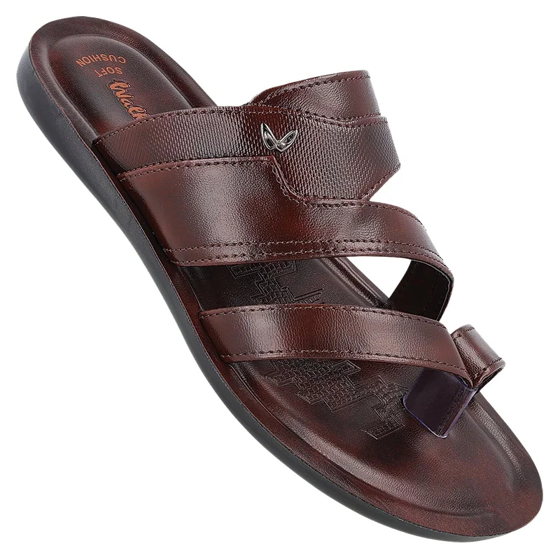 Men's sandals with a decorative buckle or charmMen's Daily Wear Sandals - WG5573 Brown Men's sandals with a decorative buckle or charmMen's Daily Wear Sandals - WG5573 Brown