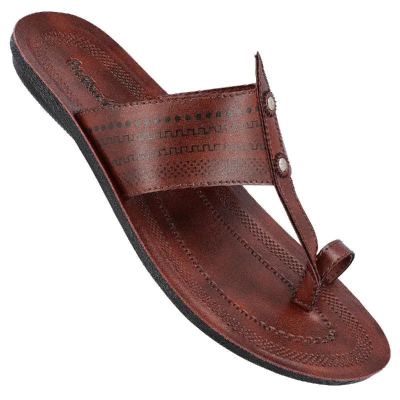 Men's sandals with a padded heelMen's Kolhapuri Chappal - GG8220 Brown