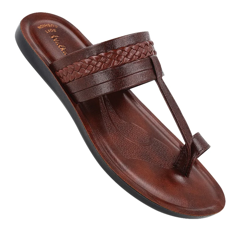 Men's sandals with a leather lining for comfortMen's Kolhapuri Chappal - WG5547 Brown Men's sandals with a leather lining for comfortMen's Kolhapuri Chappal - WG5547 Brown