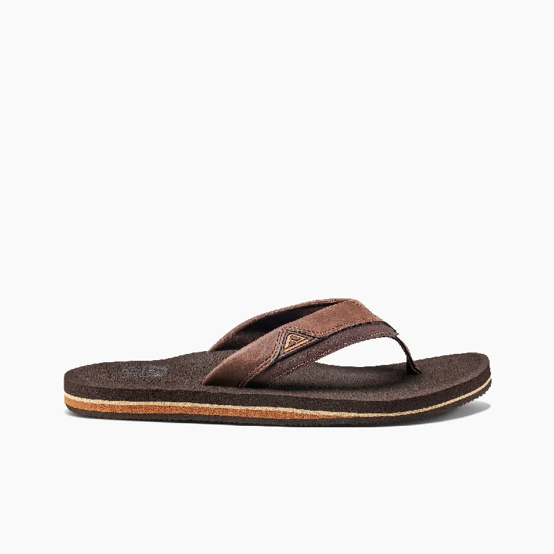 Men's sandals with a toe post designCushion Dawn