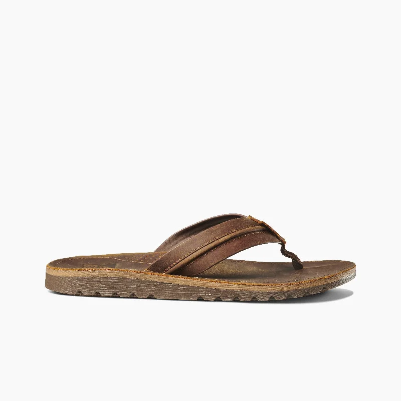 Men's sandals with a decorative buckle or charmVoyage Lux