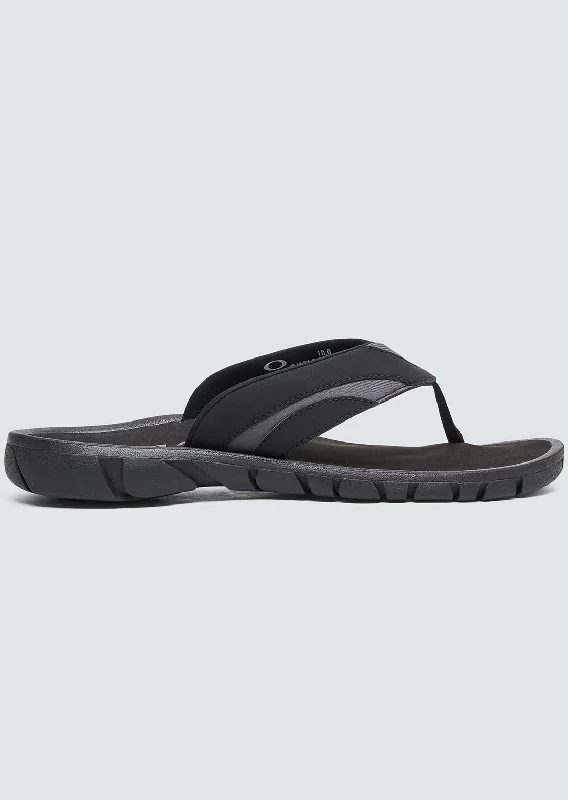Men's sandals with a cushioned footbedOakley Men's O Coil Sandals