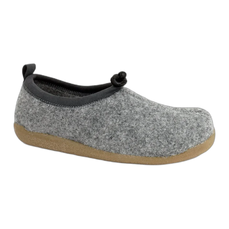 Men's sandals with a rubber sole for tractionStromo