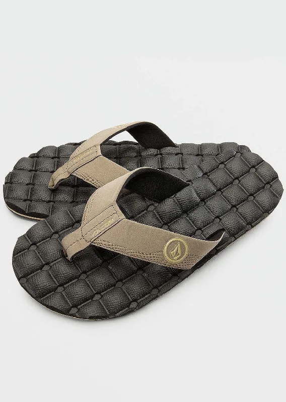 Men's sandals with a pointed toe for a stylish lookVolcom Men's Recliner Sandals