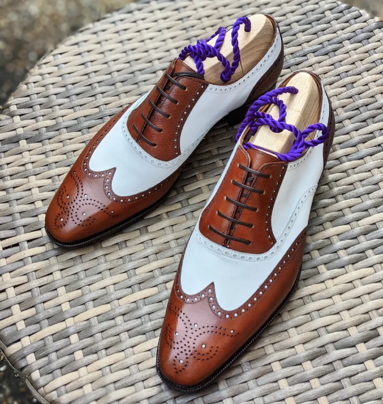 Men's Oxford shoes with a smooth leather upper and a leather soleAscot Gatsby - Tan Hatch Grain & White Calf Men's Oxford shoes with a smooth leather upper and a leather soleAscot Gatsby - Tan Hatch Grain & White Calf