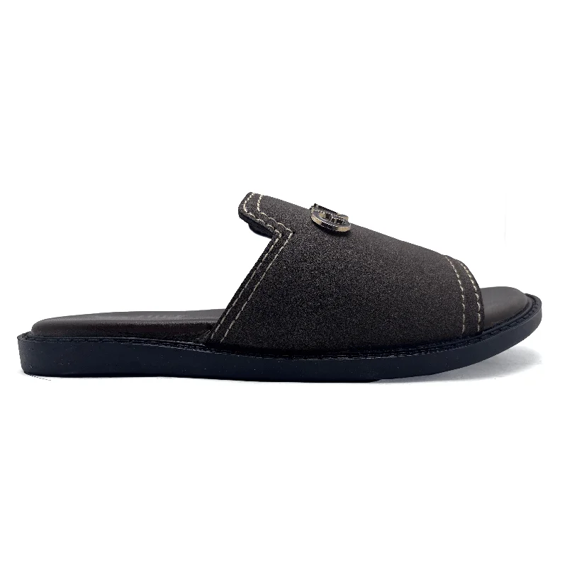Men's slippers with a stretchy side panel for a better fitBrown Casual Slipper