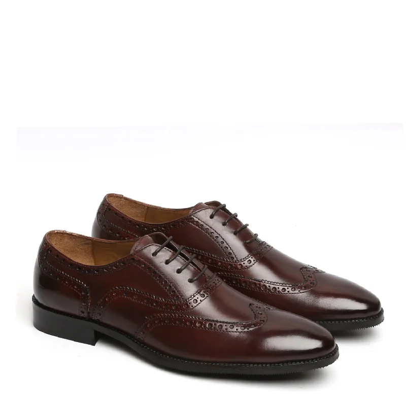 Men's Oxford shoes with a polished leather finishDARK BROWN FULL WINGTIP BROGUE LEATHER OXFORDS SHOE BY BRUNE & BARESKIN Men's Oxford shoes with a polished leather finishDARK BROWN FULL WINGTIP BROGUE LEATHER OXFORDS SHOE BY BRUNE & BARESKIN