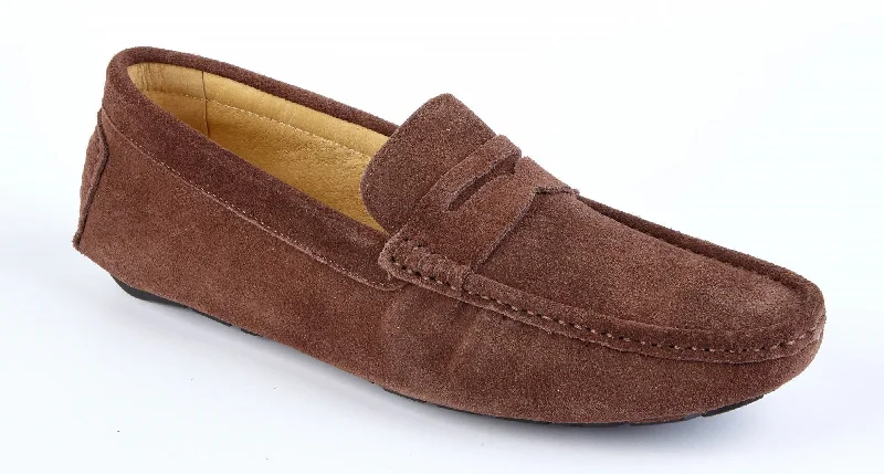 Men's loafers with a perforated leather upper for ventilationCHOCOLATE SUEDE LOAFERS