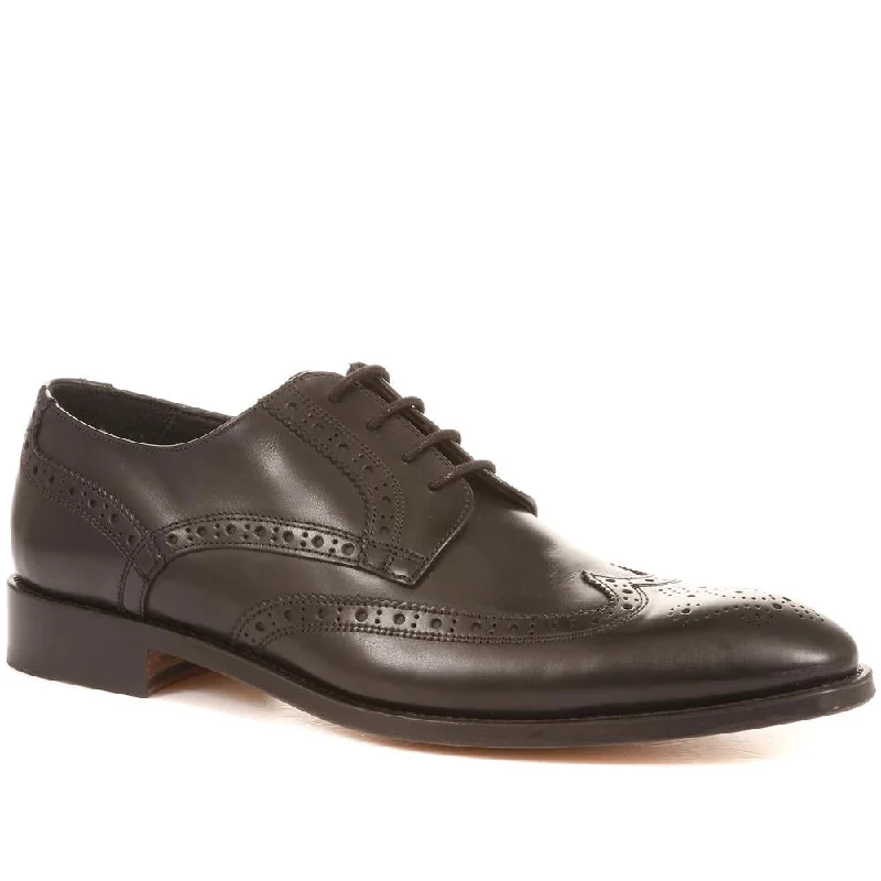 Men's casual shoes with a removable footbed for cleaningClemente Leather Wing Tipped Brogue - CLEMENTE / 321 133 Men's casual shoes with a removable footbed for cleaningClemente Leather Wing Tipped Brogue - CLEMENTE / 321 133