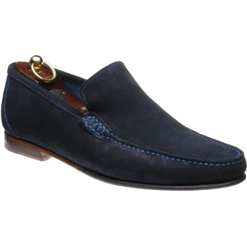 Leather men's casual shoes with a scuffed finishLOAKE Nicholson Moccasin shoe - Navy Suede Leather men's casual shoes with a scuffed finishLOAKE Nicholson Moccasin shoe - Navy Suede