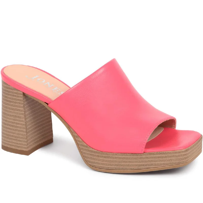 Men's casual shoes with a flexible rubber outsoleDominica Leather Heeled Mules - DOMINICA / 323 833 Men's casual shoes with a flexible rubber outsoleDominica Leather Heeled Mules - DOMINICA / 323 833