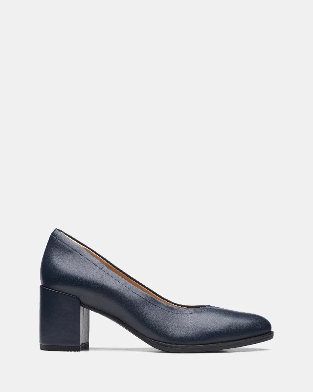 Men's loafers with a leather lining for comfortFreva55 Court Navy Leather