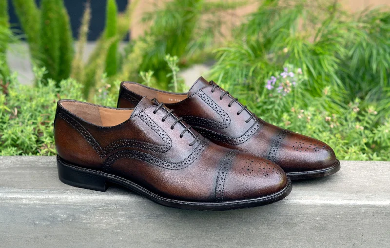 Men's Oxfords in a dark burgundy leather for a unique styleJean Pierre Calfskin Lace-Up Oxford Brown Men's Oxfords in a dark burgundy leather for a unique styleJean Pierre Calfskin Lace-Up Oxford Brown