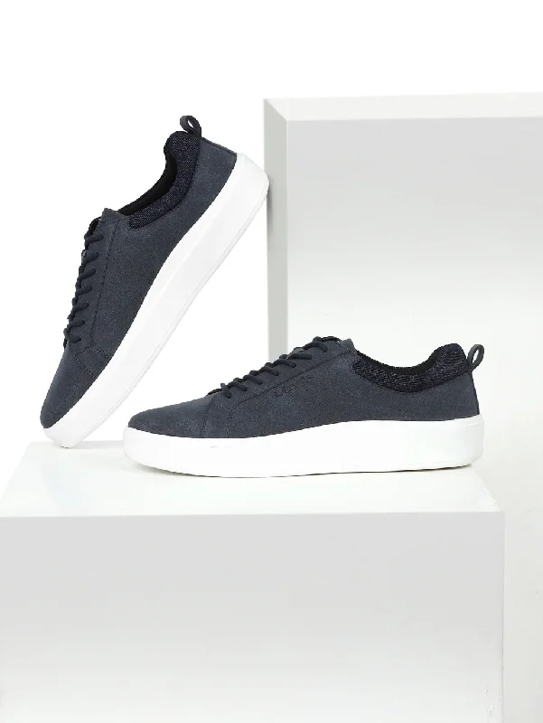 Men's casual shoes with a rubber toe cap for protectionMen's Navy Casual Shoes
