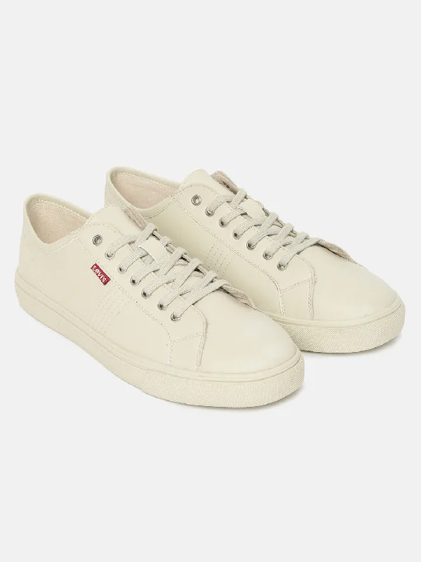 Men's casual shoes with a logo patch on the tongueMen's Beige Solid Shoes