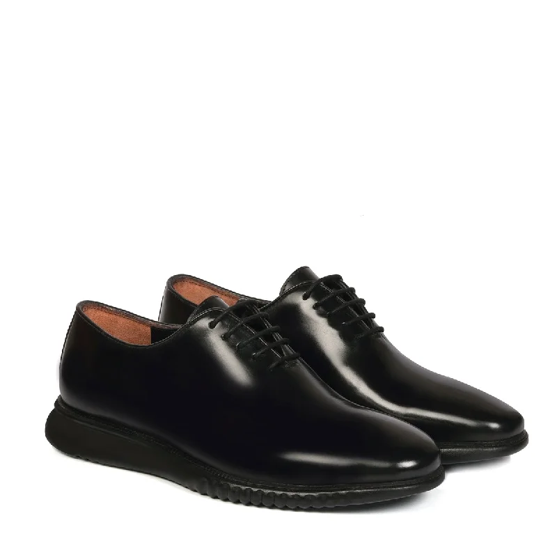 Men's Oxfords with a low - heeled design and a square toeBlack Light Weight Leather Oxford Lace-Up Sneakers Men's Oxfords with a low - heeled design and a square toeBlack Light Weight Leather Oxford Lace-Up Sneakers