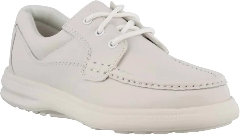 Men's Oxfords with a lace - up closure and a narrow fitMen's Gus Leather Shoes - Medium In White Men's Oxfords with a lace - up closure and a narrow fitMen's Gus Leather Shoes - Medium In White