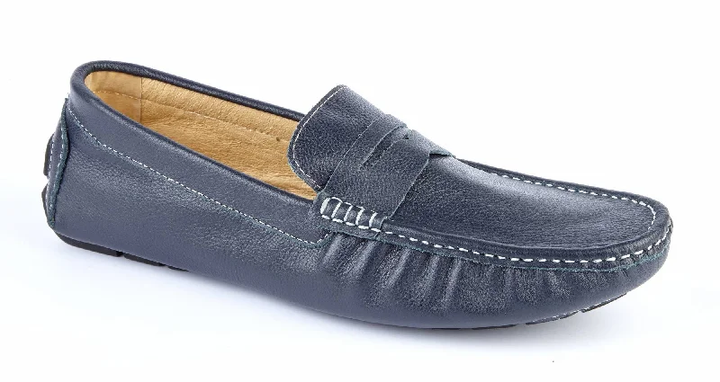 Men's loafers with a smooth leather finishNAVY LEATHER LOAFERS