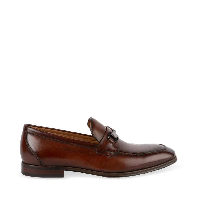 Men's loafers with a contrast stitching detailNETTO TAN LEATHER