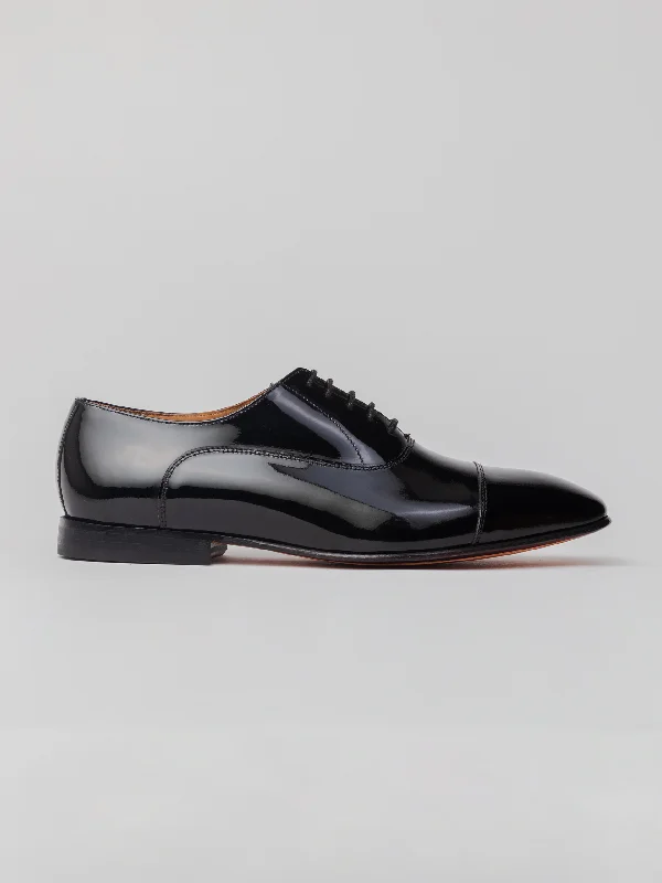 Men's Oxford shoes with a polished leather finishMaverick Toecap Oxford - Patent Black Men's Oxford shoes with a polished leather finishMaverick Toecap Oxford - Patent Black