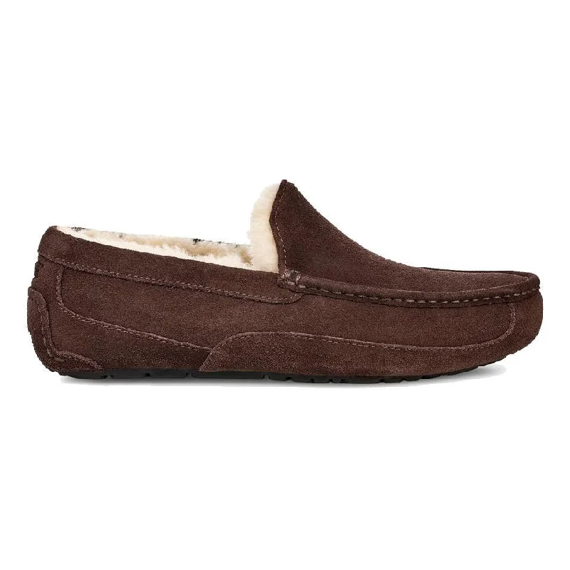 Men's slippers with a pointed toe for a stylish appearanceUGG Men's Ascot Espresso Suede Men's slippers with a pointed toe for a stylish appearanceUGG Men's Ascot Espresso Suede