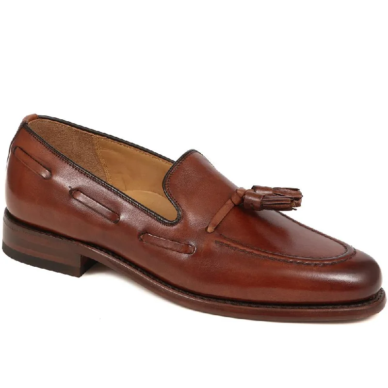 Men's loafers with a stretchy side panel for a better fitUtah1 Loake Leather Tassel Loafers - UTAH1 / 324 999 Men's loafers with a stretchy side panel for a better fitUtah1 Loake Leather Tassel Loafers - UTAH1 / 324 999