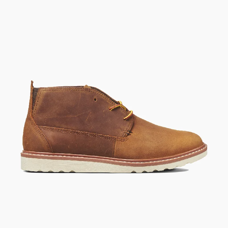 Men's casual shoes with a low - profile designVoyage Boot LE - Brown
