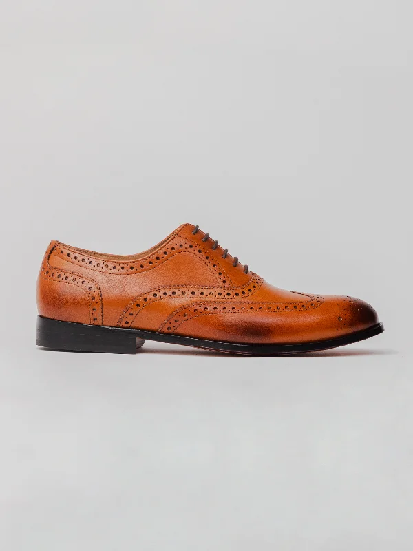 Men's Oxfords with a padded collar for a comfortable fitNicholas Wingtip Oxford - Tan Men's Oxfords with a padded collar for a comfortable fitNicholas Wingtip Oxford - Tan