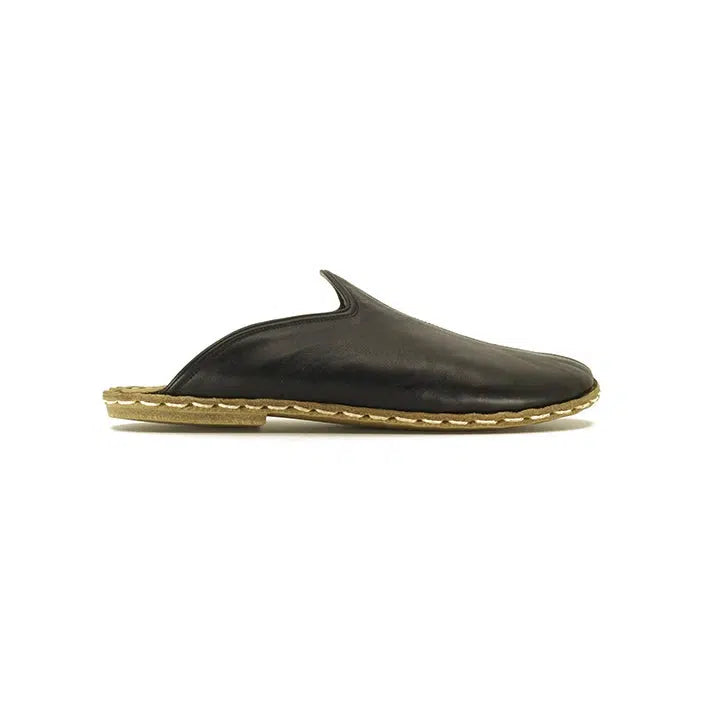 Men's barefoot shoes with a flexible rubber sole and leather upperClosed Toe Leather Women's Slippers Black Men's barefoot shoes with a flexible rubber sole and leather upperClosed Toe Leather Women's Slippers Black