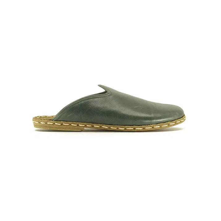 Men's barefoot shoes that mimic the feeling of walking barefoot on grassClosed Toe Leather Women's Slippers Toledo Green Men's barefoot shoes that mimic the feeling of walking barefoot on grassClosed Toe Leather Women's Slippers Toledo Green