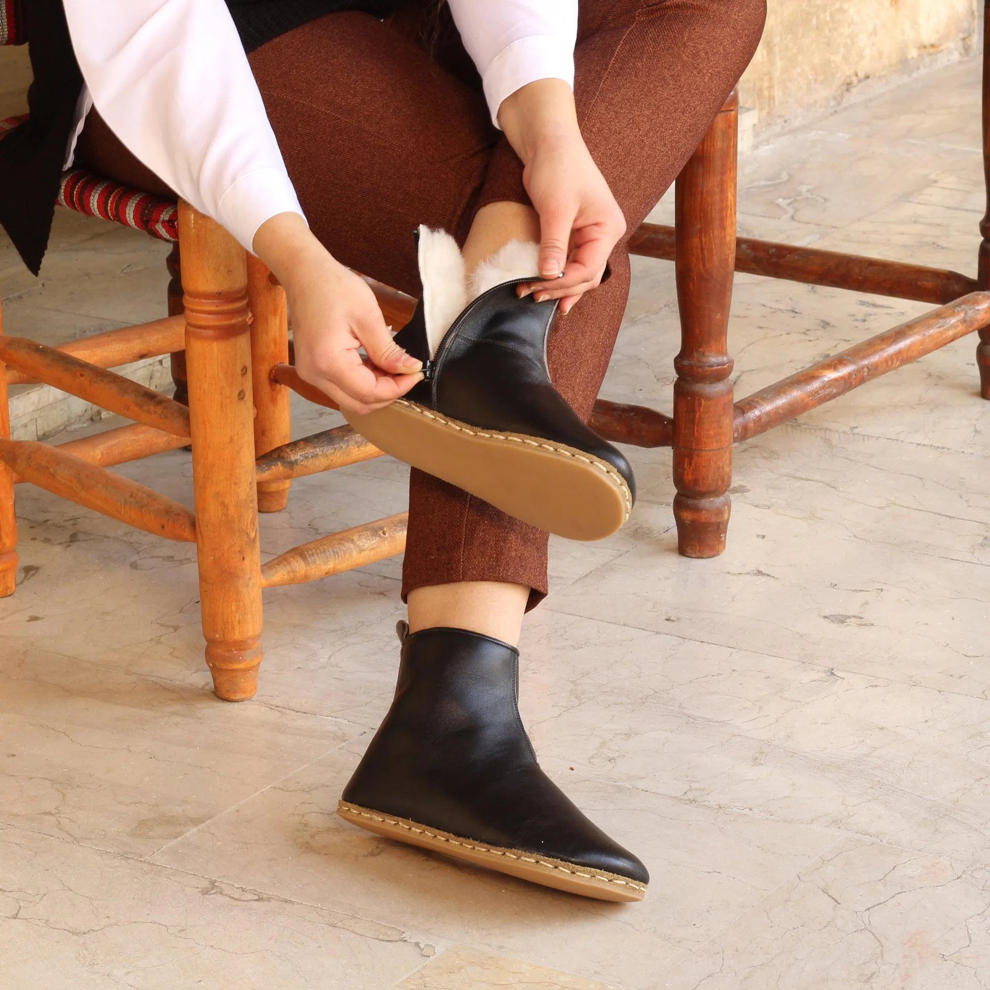 Men's barefoot shoes with high - traction soles for wet surfacesShearling Ankle Boots Black for Women Men's barefoot shoes with high - traction soles for wet surfacesShearling Ankle Boots Black for Women