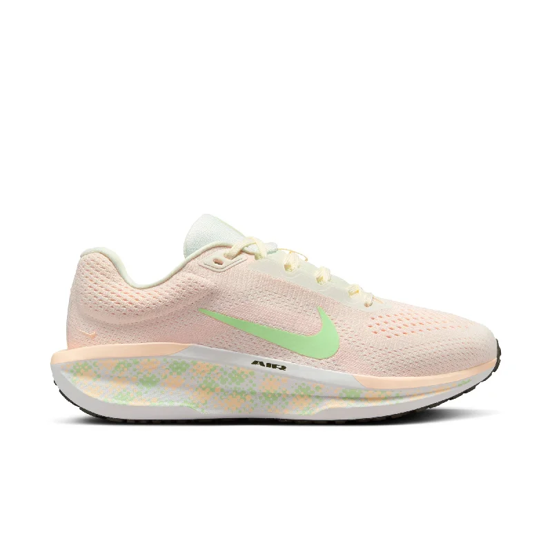 Men's running shoes with a soft, plush insoleWomen's Nike Air Winflo 11