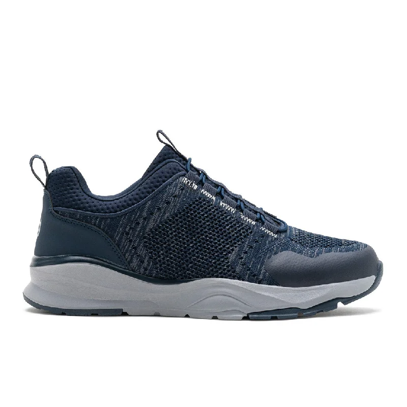 Men's walking shoes with a traction - optimized outsoleMax Comfort II