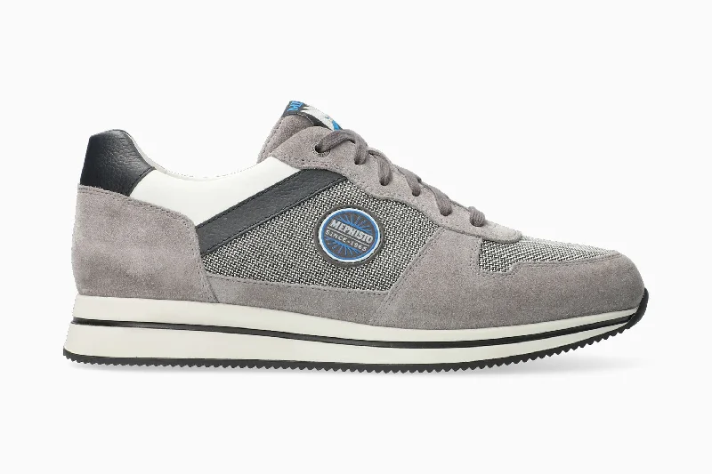 Men's sneakers with a reflective stripe for visibilityGarry Air - Grey